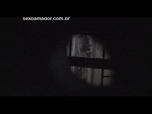 ❤️ Blondie blir hemligt videofilmad av en voyeur från grannskapet gömd bakom ihåliga tegelstenar ☑ Pornvideo at us sv.28films.ru