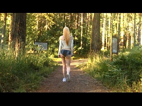 ❤️ Vacker kvinna rör sig långsamt, inte nakenvideo ☑ Pornvideo at us sv.28films.ru